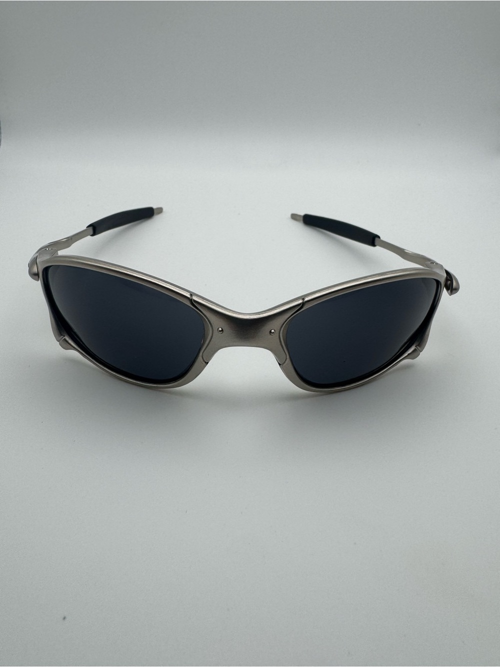 Oakley Style Unbranded Sunglasses - Picture 2 of 4
